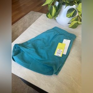 NWT All In Motion Women’s Turquoise Mid Rise 3” Run Shorts